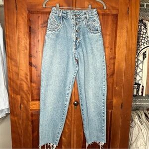 London London Vintage High-Rise Button Fly Straight Loose Mom Jeans Raw Hem